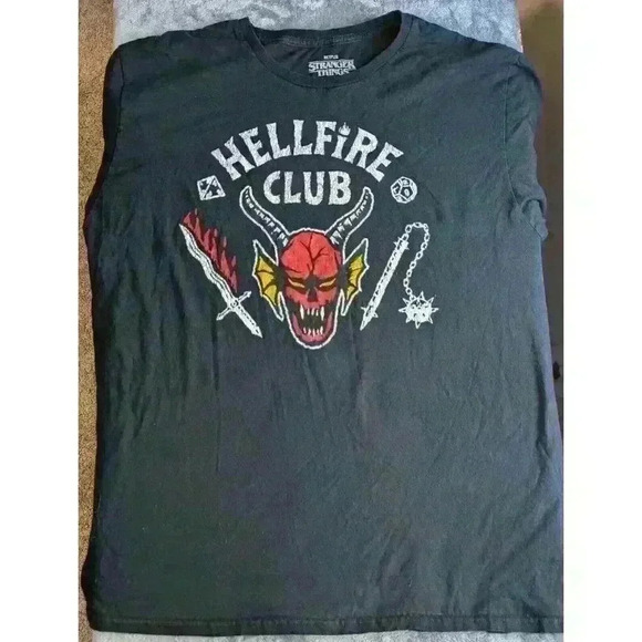 Netflix Stranger Things T-Shirt Hellfire Club Adult XL Black Tee Eddie Munson - Picture 1 of 5